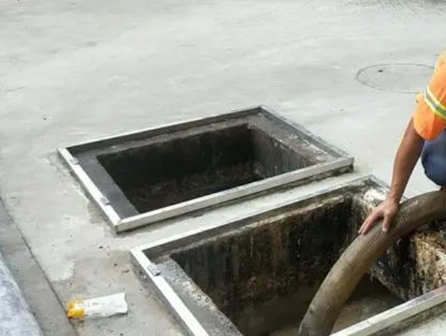 泉山化粪池清理